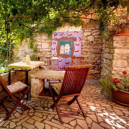 Kamene Price Rooms, Music And Food Bale Exterior foto
