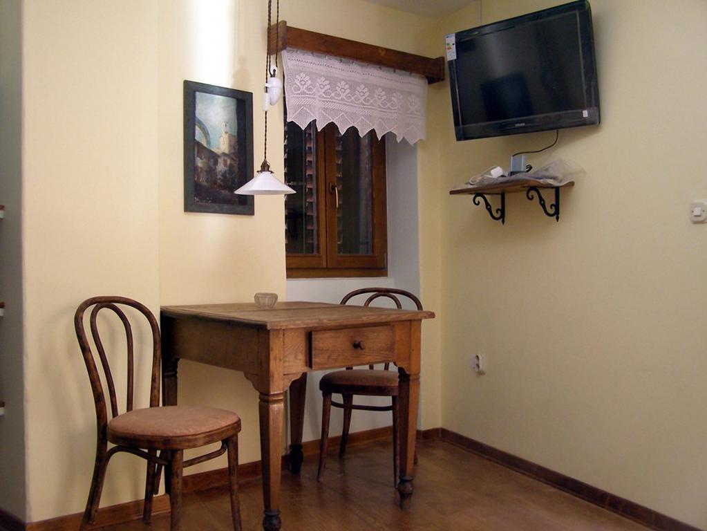 Kamene Price Rooms, Music And Food Bale Quarto foto