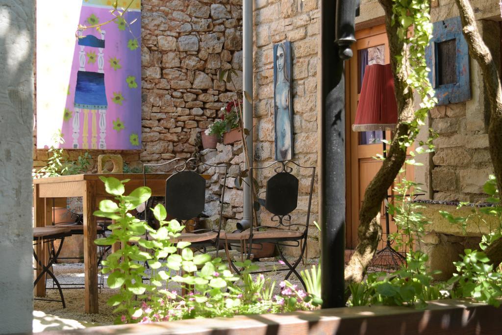Kamene Price Rooms, Music And Food Bale Exterior foto