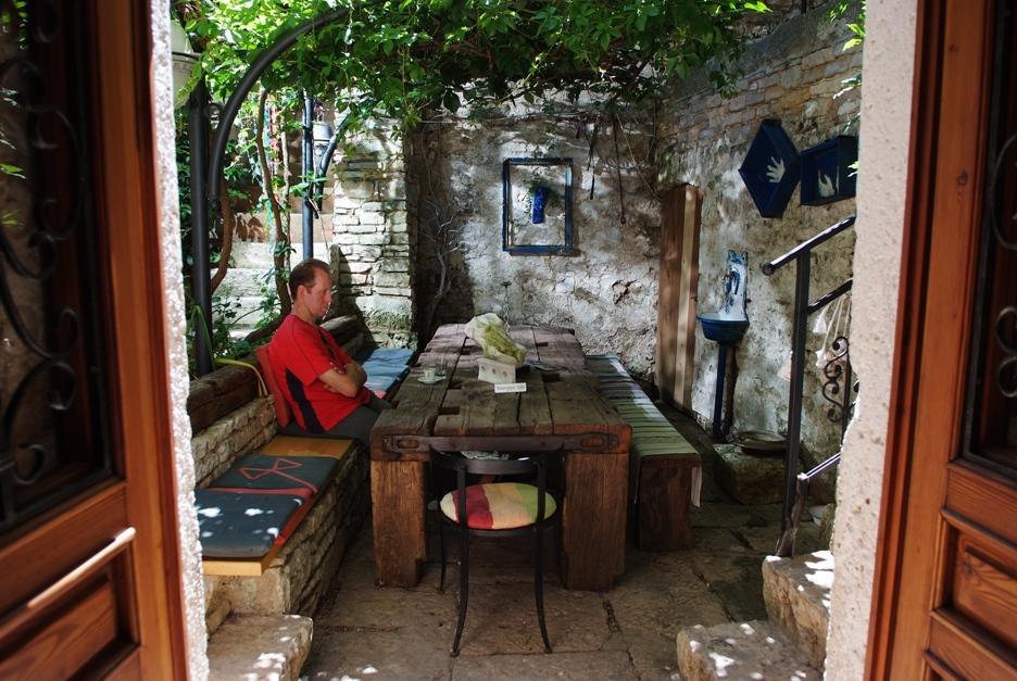 Kamene Price Rooms, Music And Food Bale Exterior foto