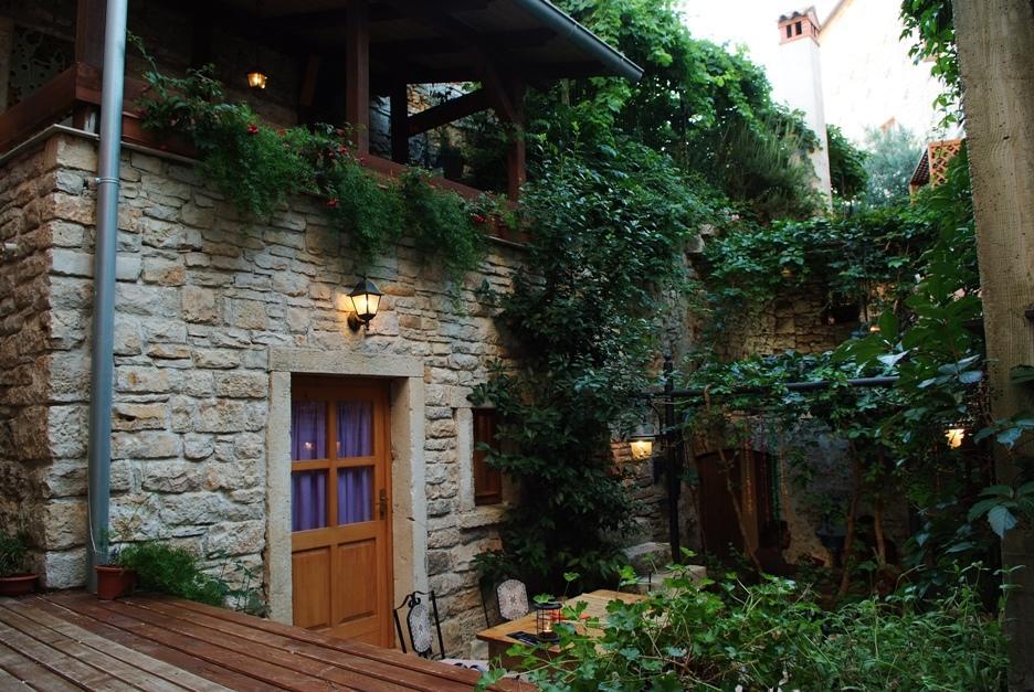 Kamene Price Rooms, Music And Food Bale Exterior foto