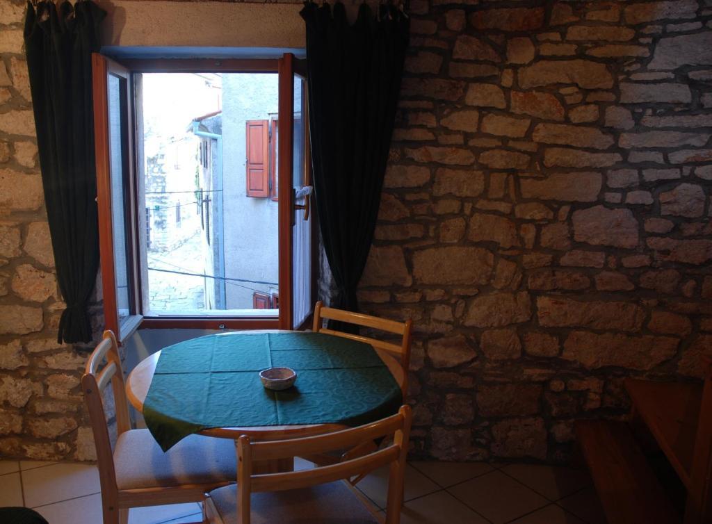Kamene Price Rooms, Music And Food Bale Quarto foto
