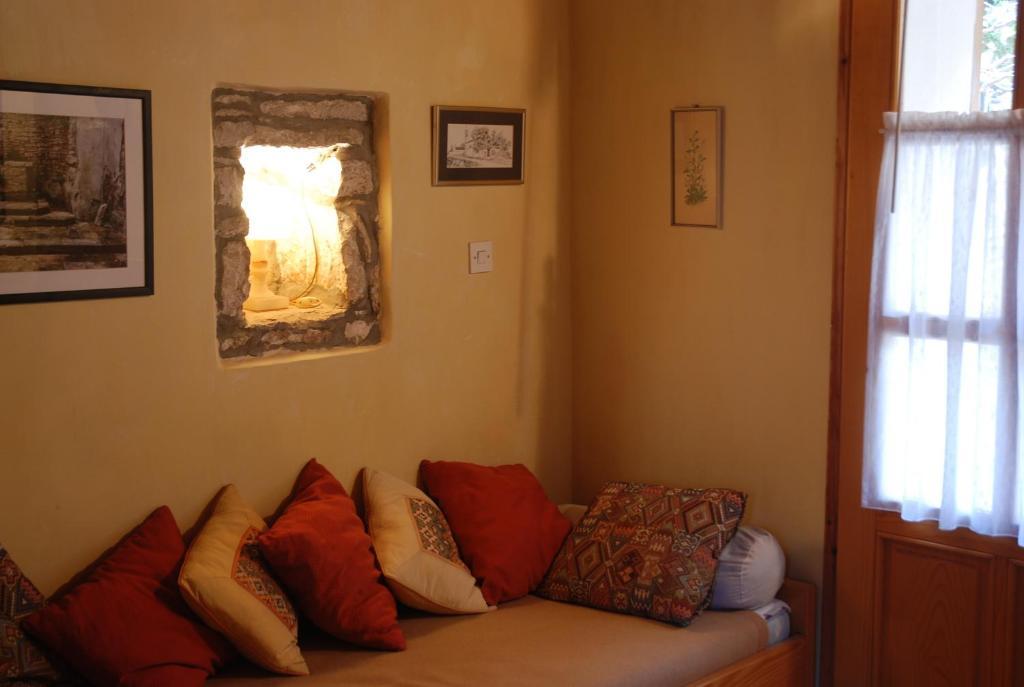 Kamene Price Rooms, Music And Food Bale Quarto foto