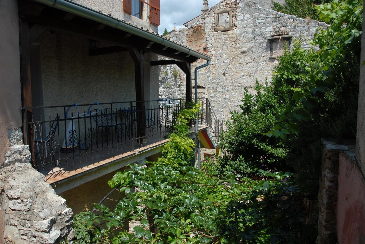 Kamene Price Rooms, Music And Food Bale Exterior foto