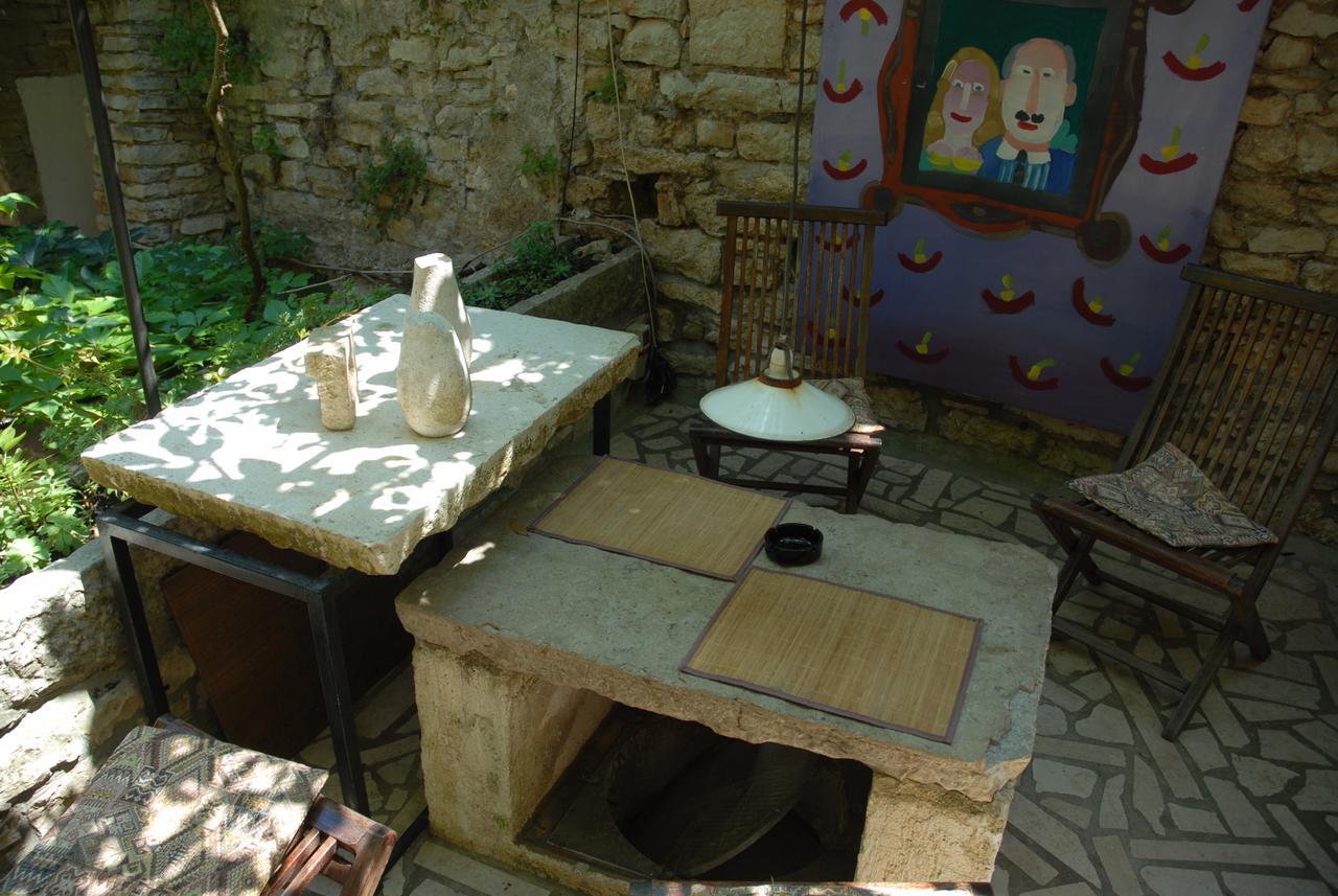 Kamene Price Rooms, Music And Food Bale Exterior foto